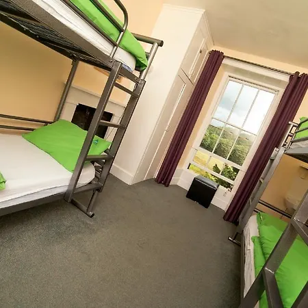 Yha Holly Hostel *